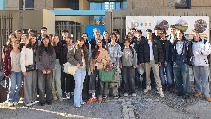 Élèves roumains et français ayant participé au projet.